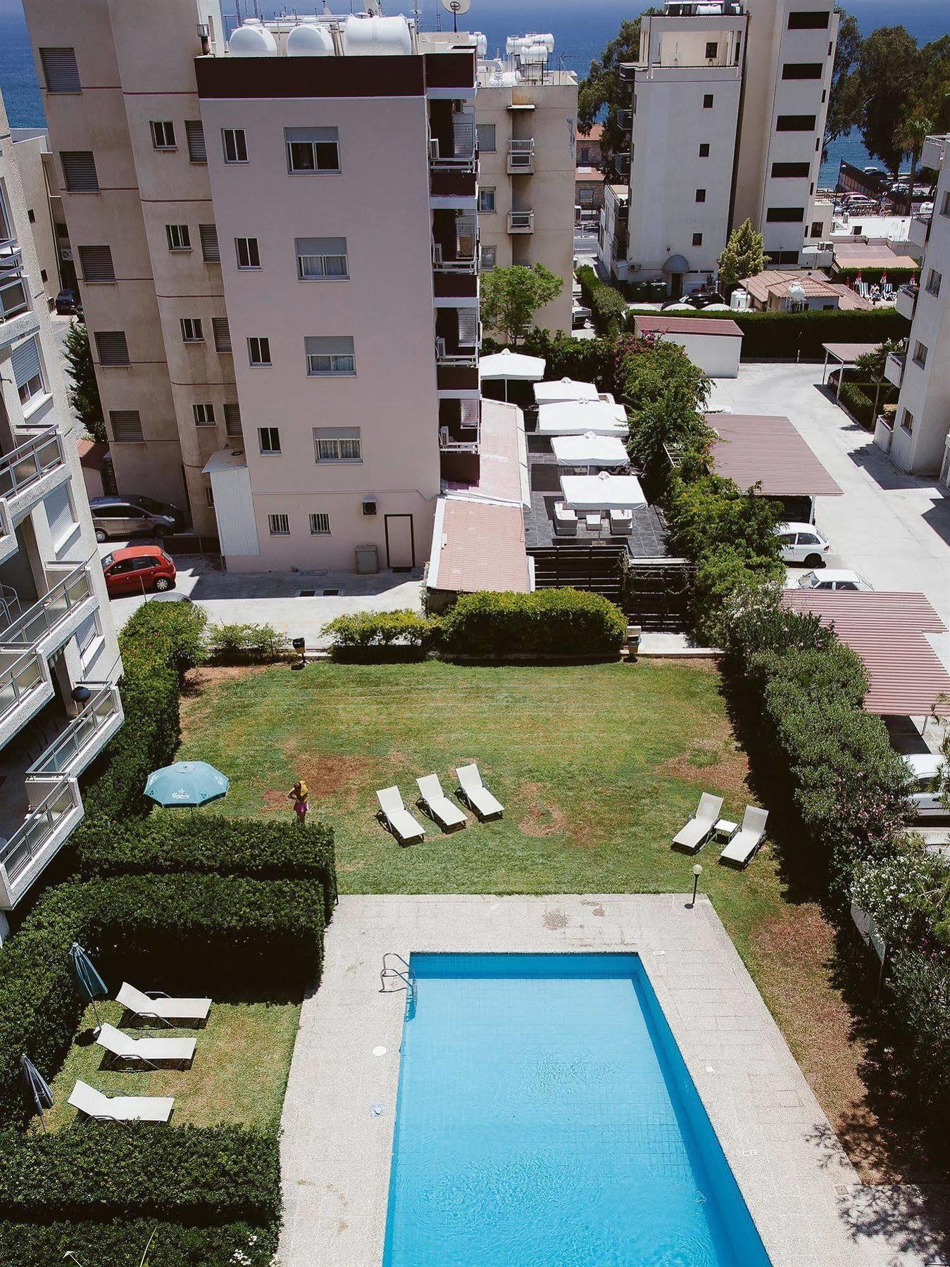 Vega Apartments Limasol Dış mekan fotoğraf